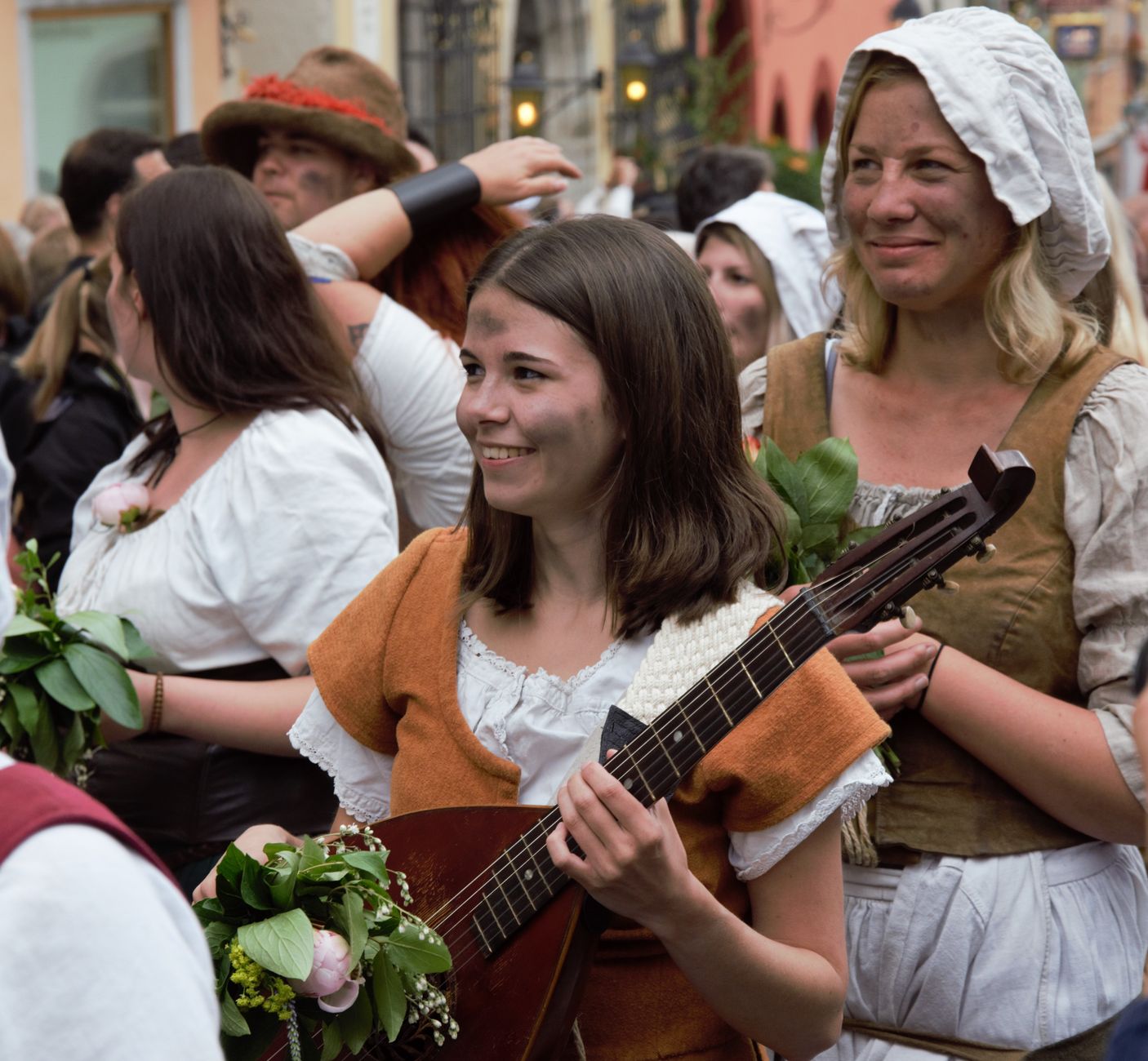 Zanfona (Hurdy-Gurdy): Guida Completa 2026 — Lo Strano Violino Medievale