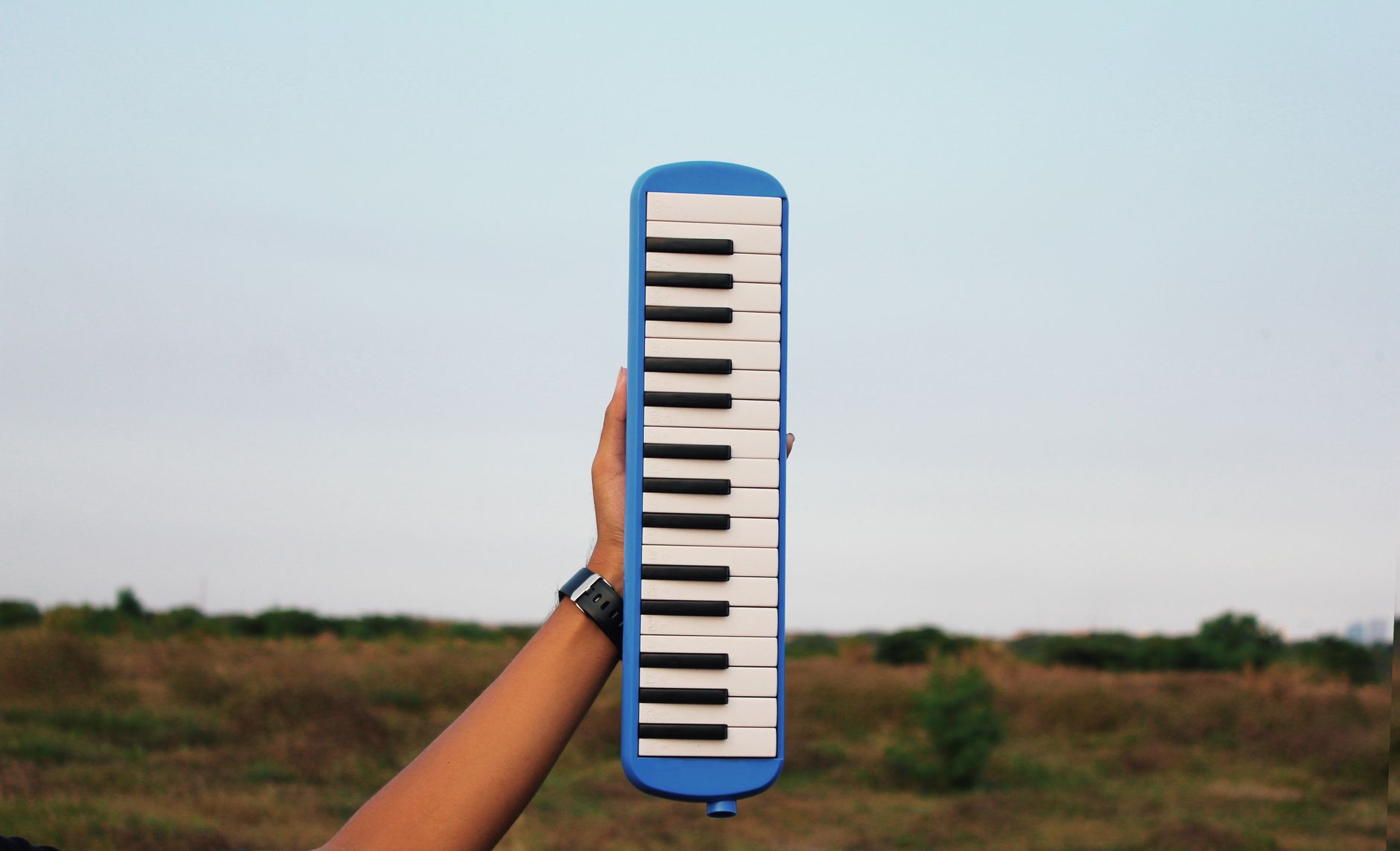 Instrumento musical de viaje — el otamatone Melody cabe en cualquier mochila